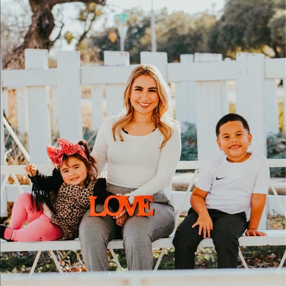 Meet your Posher, Marissa - Picture 2 of 2